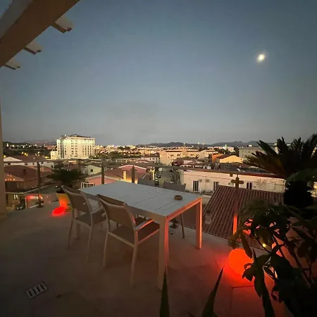 Penthouse Apartment *