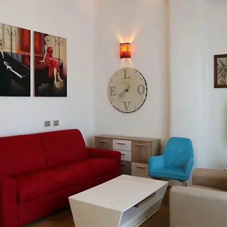 Penthouse Apartment *